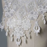 Applique de col en dentelle soluble dans l'eau ornée de sequins en polyester pour robes Abaya et robes de soirée