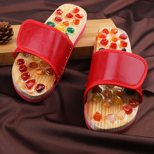 Chaussons de massage d'intérieur neutres en galets naturels, sandales réflexes pour la relaxation quotidienne des pieds à la maison - Product Image 1