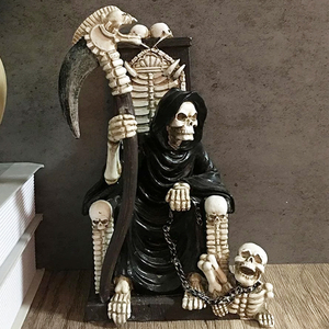 Statue personnalisée en résine, peinte à la main, style gothique artistique, représentant un squelette du Maître des Ténèbres, le Grim Reaper, sur trône, avec une faucille, pour décoration d'Halloween et thème mort. - Product Image 6