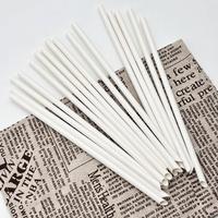 Paille en papier biodégradable rayée rouge et blanche pour boire du cola