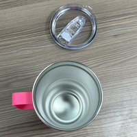 Gobelet portable de 30oz avec poignée tasse à café de voyage tasse Termos bouteille d'eau en acier inoxydable enduite de poudre personnalisée gravée au Laser