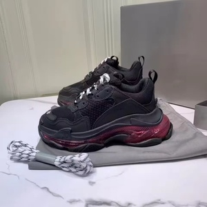 Baskets décontractées de créateur haut de gamme, rehaussantes, à rayures rouges, épaisses, respirantes, tendance mode, de qualité supérieure, luxueuses, pour la marche - Product Image 4