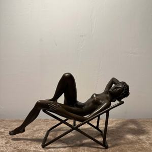 Grande Scultura in Bronzo Stile Europeo Vintage per Esterni, Statua Artistica Realistica di Figura Femminile con Finitura Anticata - Product Image 2