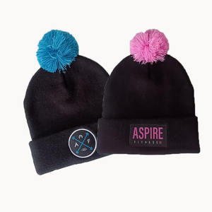 Berretto Bobble Personalizzato con Teschio per Squadra di Calcio, Cappello Invernale Caldo da Sci all'Ingrosso, <span class=keywords><strong>Beanie</strong></span> con Pom Pom in Acrilico Jacquard e Logo Ricamato - Product Image 4
