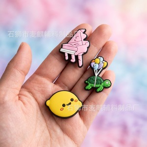Breloques de chaussures douces et mignonnes multi-designs, accessoires DIY pour sabots, boucles de chaussures en PVC détachables, sensation haut de gamme, <span class=keywords><strong>licorne</strong></span>, sirène - Product Image 5
