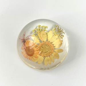 Custom Transparent Multicolor Resin Real Dried Flower Ornaments Paperweight Semicircle Resin Craft - Product Image 4