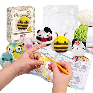 Kit de Ganchillo Personalizable para Principiantes con Hilo, Suministros de Manualidades, Llavero de Abeja Personalizado al por Mayor - Product Image 5