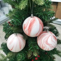 Vente directe d'usine pas cher événement de vacances festif décorations pour la maison ornementales 8cm petite boule en plastique d'impression par transfert d'eau