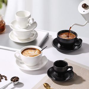 Tasse à café en céramique blanche et noire Pine Pavilion avec soucoupe 300 ml, ensemble cappuccino et latte, logo personnalisé pour hôtel, café, usage commercial - Product Image 1