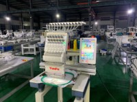 Machine à broder industrielle Janome 550e à tête unique haute vitesse, 15 aiguilles, pour les petites entreprises