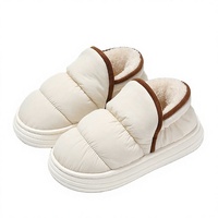 Chaussons d'hiver pour femmes à motif léopard, personnalisables en gros, avec doublure en peluche respirante, mousse à mémoire de forme et semelle EVA imperméable