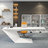 Ensemble de bureau et chaise de direction ergonomique, moderne, durable et écologique JINS pour femme dirigeante, design haut de gamme, usage domestique ou professionnel.