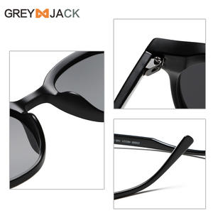Gafas de Sol Greyjack 23009, Montura Negra de PC, Lentes TAC con Protección UV400, Unisex, Estilo Urbano y Moderno - Product Image 1