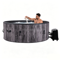 Tragbarer Aufblasbarer PVC-Spa-Pool mit Wasserdichtem Design 220V Stromversorgung Runde Form für Außen- und Innenbereich