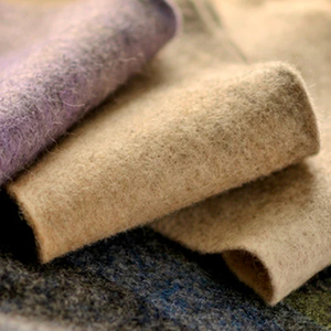 Pantofole da Casa in Lana Naturale Organica Fatte a Mano, Calde, Morbide, Unisex, Antiscivolo - Product Image 6