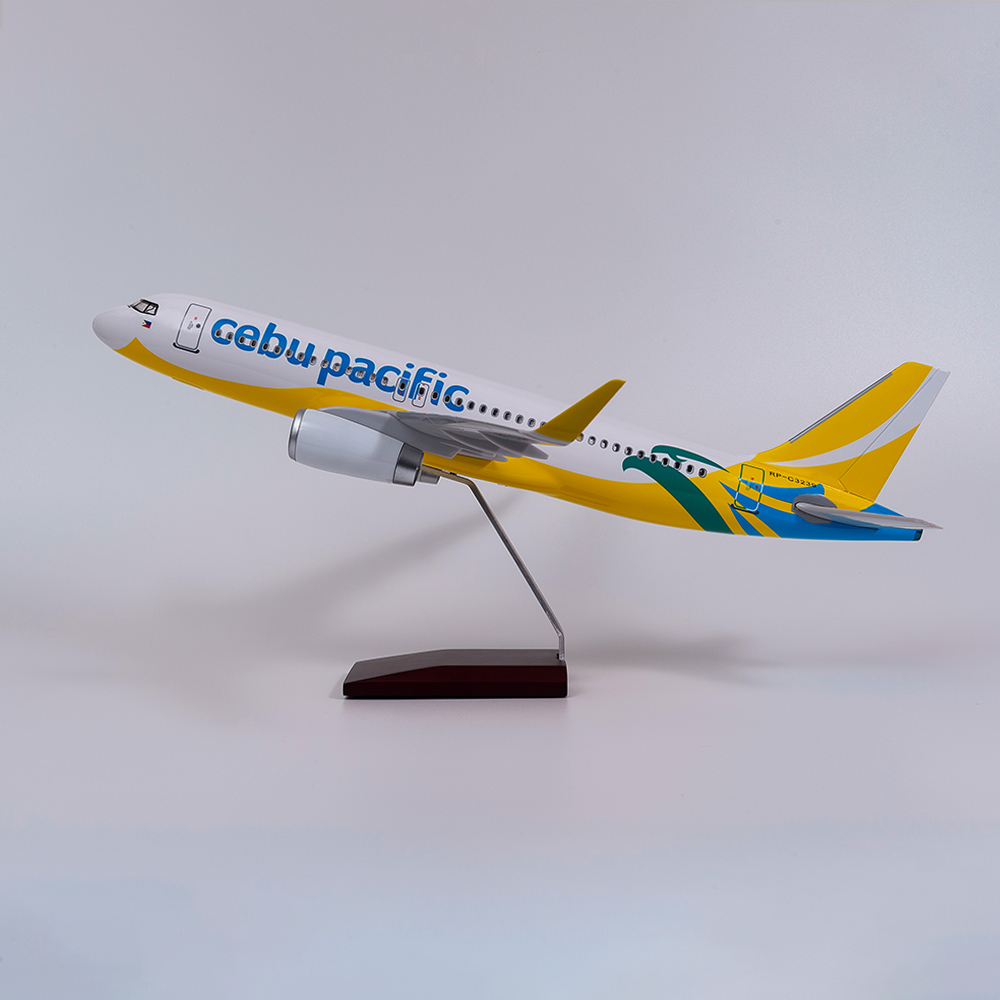 Best Selling High Quality A320 Aircraft for Sale Resin Model 1:100