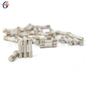 Fusible de robot FANUC A60L-0001-0450 8.0A 250V Céramique à action rapide Basse tension Axial Non indicatif - Product Image 1