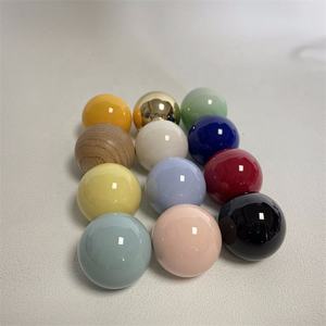 ฝาครอบน้ำหอมพลาสติกสีดำแบบหรูหรา ไม่ซ้ำใคร ทรงกลม รุ่น FEA15 สำหรับขวดน้ำหอม - Product Image 5