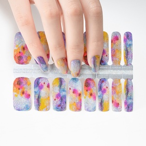 Faux Ongles Réfléchissants Scintillants Effet Lumière Polaire à Coller Soi-même – Kit Complet d'Ongles Artificiels à Couverture Totale avec Paillettes et Effet Luminescent Nocturne - Product Image 6