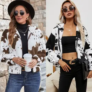 Großhandel Bekleidung Benutzer definierte Frauen Kuh Print Sherpa Fleece Jacke Mit Kapuze Für Frauen