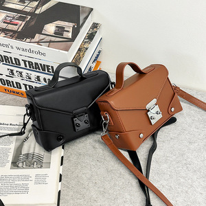 Sac bandoulière vintage en cuir PU, petit format carré, avec poignée supérieure, résistant à l'eau, pour usage quotidien, vente en gros - Product Image 6