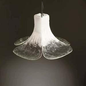 Lustre LED en verre coloré fait main de style cour française Murano pour salon, chambre à coucher, salle à manger - Product Image 1