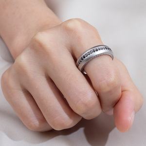 แหวนเพชรเมสซี่ รุ่น MSR-1892 แหวนดีไซน์พิเศษ แหวนเพชรทรงรัศมี แหวนเพชรเพทายสังเคราะห์ PT950 - Product Image 2