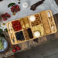 Plateau à fromage en bambou pour la maison et la cuisine, plateau de service en bois avec 4 couteaux en acier inoxydable, 2 coupelles à sauce, plateau à charcuterie découpable au laser