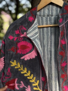 Abrigo de Invierno Boho Hippie Bordado a Mano con Terciopelo Negro Vintage, de Algodón Ecológico y Transpirable, para Mujer y Unisex, Venta al Por Mayor - Product Image 1