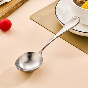 Cuchara de Sopa Moderna de Titanio Puro Plateada en Plata, con Mango Largo, Capacidad de 20 ml, Apta para Lavavajillas, para Uso Doméstico - Product Image 1