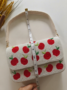 Cartera de Lino con Cuentas Hecha a Mano, Impermeable y Ecológica, Marca Craft Exim |   Accesorio de Moda Étnica Tradicional para Mujer - Product Image 2