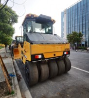 Rouleau compresseur pneumatique d'occasion de marque chinoise de premier plan 2024, modèle XP303, 30 tonnes, vitesse maximale 17 km/h, moteur 132 kW