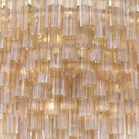 Lustre cascade moderne de luxe avec structure en laiton et pendentifs en verre pour plafond haut, villa, hall d'hôtel, projet commercial