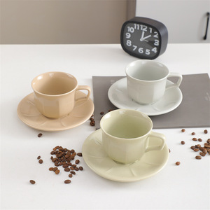 Set Tazza e Piattino in Ceramica Stile Macaron, Tazza per Latte Creativa Stile Instagram, Adatta al Microonde, 280ml, Design di Lusso Leggero per Matrimoni - Product Image 3