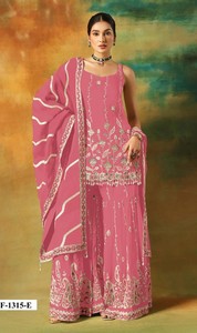 Heavy Faux Georgette con trabajo de secuencia de bordado pesado de 3mm con traje paquistaní de seda Santoon - Product Image 3