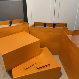 2025 Chất Lượng Hàng Đầu Biểu Tượng Tùy Chỉnh Thiết Kế Sang Trọng Túi Bán Buôn Phụ Nữ Vai Túi Bao Bì Ban Đầu Hộp Quà Tặng - Product Image 5