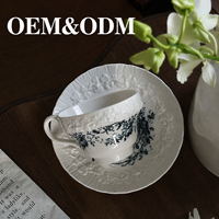 Ensemble Tasse et Soucoupe à Café en Céramique Bleue Florale Gaufrée Style Vintage Français, Bord Festonné, Porcelaine Écologique et Durable, Coffret Cadeau – Vente en Gros