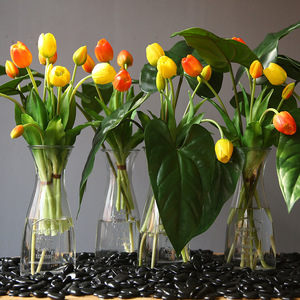 Fleur artificielle Yihua Floral Art Tulipe à cinq têtes 40 cm en soie, décoration intérieure nordique, ornement pour la maison - Product Image 1