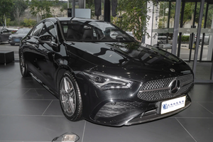 2024 M.ercedes-Benz <span class=keywords><strong>E350</strong></span> Sedan Facelift II Caja de cambios automática con volante a la izquierda Motor Turbo Combustible híbrido R18 Neumáticos Asientos de cuero - Product Image 3