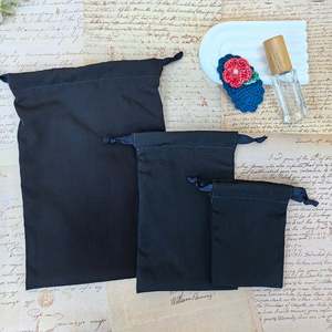 Sac à cordon en coton multi-usage avec logo personnalisé noir durable pour le stockage d'huiles essentielles, de parfums, de bijoux et de colliers de perles - Product Image 4