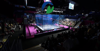 Terrain de squash panoramique préfabriqué en verre MCG Worldwide Supply |   Système de terrain de sport portable prêt à l'emploi avec assistance à l'installation