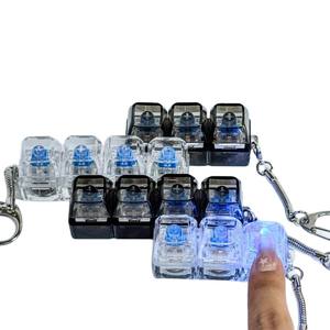 Juguete de Descompresión de Tres Botones, Material Transparente de PC, Interruptor Mecánico, Luz, Alivio Emocional del Estrés, Regalo para Adultos - Product Image 1