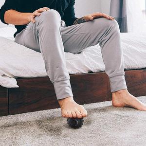 Fitness Muscle Relief Vibrating Body Massage Roller Terapia física Silicona Cacahuete Bolas de masaje - Product Image 4