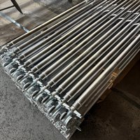 Panneaux de coffrage en béton pour la construction, dalle triangulaire diagonale, étais de poussée et de traction en acier moderne
