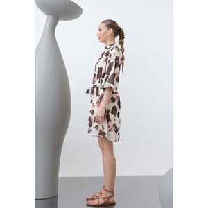 Robe élégante en mousseline de soie pour femme, beige et marron foncé, col rond, taille naturelle, style cocktail, respirante, courte - Product Image 2