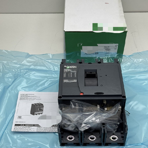 Controlador de Programación PLC LV432803 COMPACT NSX630N SIN UNIDAD 630A <span class=keywords><strong>3</strong></span> POLOS - Product Image 1