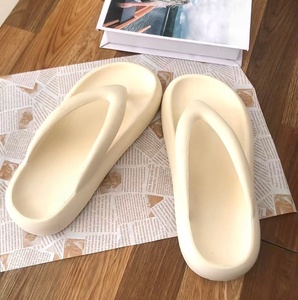 Summer simple rubber-soled slip-on anti-slip <b>slippers</b>, suitable for outdoor, home or casual outings, versatile for couples - Product Image 6