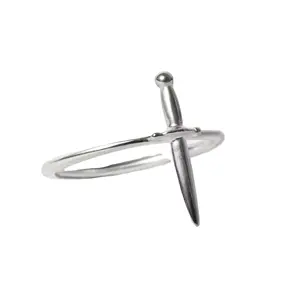 Power Knight Warrior dague anneau Pâques couple anneaux Edgy Déclaration Bijoux pour Bold Fashionistas Silver Sword Stacking Ring