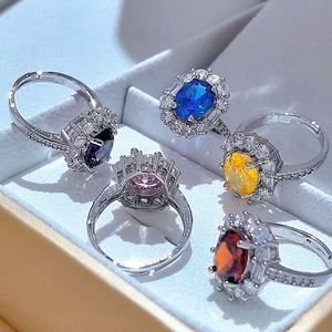 Anello Aperto con Motivo a Stella e Dettagli Colorati, Design Regolabile, Accessori di Moda per Uomini e Donne - Product Image 3