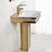 Vente en gros de salle de bain de style royal Placard à eau de luxe en or Marchandises sanitaires plaquées or Cuvette de toilette une pièce Ensemble de toilette en céramique